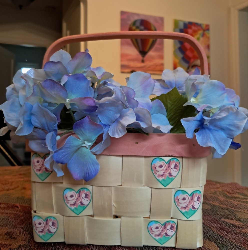 New Cottagecore Longaberger Style Basket With Hearts And Roses